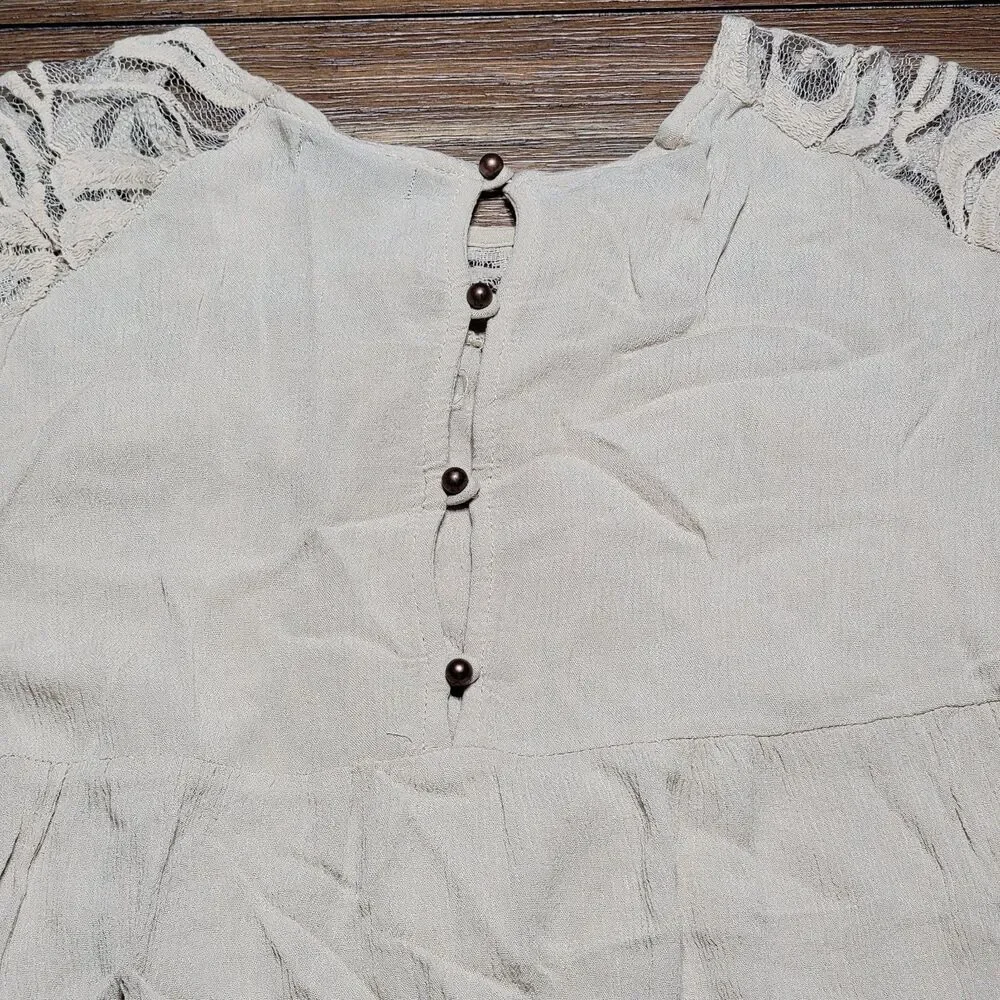 Hannah Blouse Light Tan Lace 3 Quarter Sleeve - Size Medium